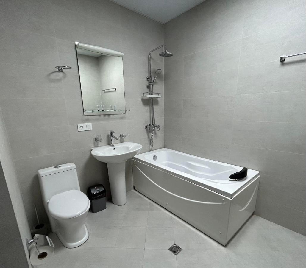 Hotel Four Seasons Tiflis Exterior foto